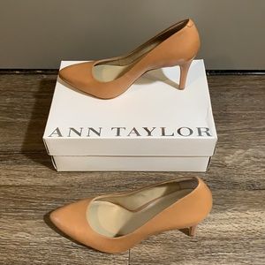 NEW - Ann Taylor Tan Kenzie Leather Heel - 8